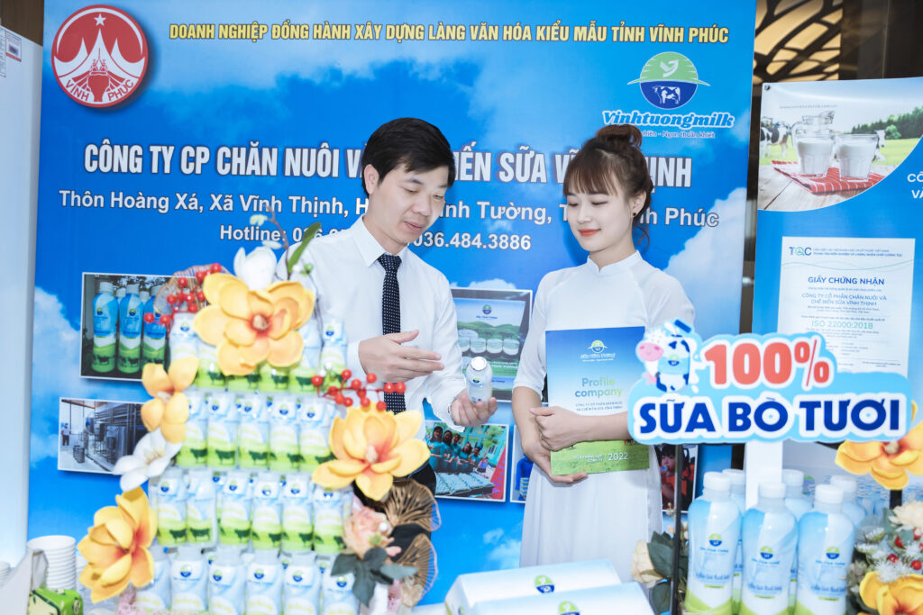 Gian hàng của Công ty CP chăn nuôi và chế biến sữa Vĩnh Thịnh